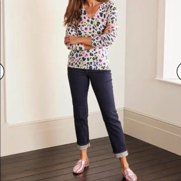 NWT Boden Cashmere V-Neck Sweater, size S - Picture 2 of 10